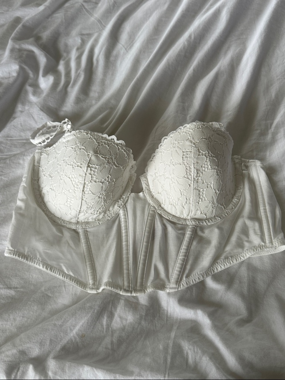 Auden White Lace Strapless Bustier Bra